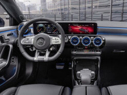 Mercedes AMG A35 10 Mercedes-AMG A35 4MATIC