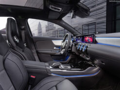 Mercedes AMG A35 3 Mercedes-AMG A35 4MATIC