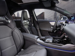 Mercedes AMG A35 7 Mercedes-AMG A35 4MATIC