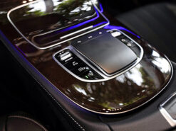 Mercedes Benz E 200 Exclusive 4 Mercedes-Benz E200 Exclusive