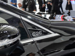 Mercedes Benz EQE 500 4MATIC SUV 13 Mercedes-Benz EQE 500 4matic (SUV)