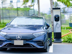 Mercedes Benz EQS 450 2 Mercedes-Benz EQS 450+