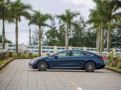 Mercedes Benz EQS 450 4 Mercedes-Benz EQS 450+