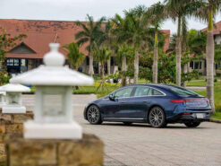 Mercedes Benz EQS 450 7 Mercedes-Benz EQS 450+