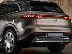 Mercedes Benz Maybach EQS 680 10 Mercedes-Maybach EQS 680 (SUV)