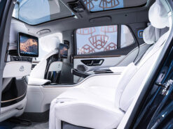 Mercedes Benz Maybach EQS 680 5 Mercedes-Maybach EQS 680 (SUV)