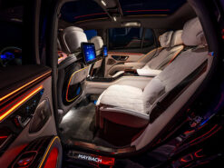 Mercedes Benz Maybach EQS 680 8 Mercedes-Maybach EQS 680 (SUV)