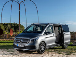Mercedes Benz V250 Luxury 1 Mercedes-Benz V250 Luxury