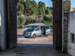 Mercedes Benz V250 Luxury 3 Mercedes-Benz V250 Luxury